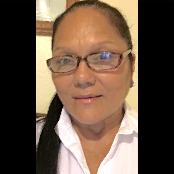 Meet your Posher, Yolanda - Picture 1 of 1